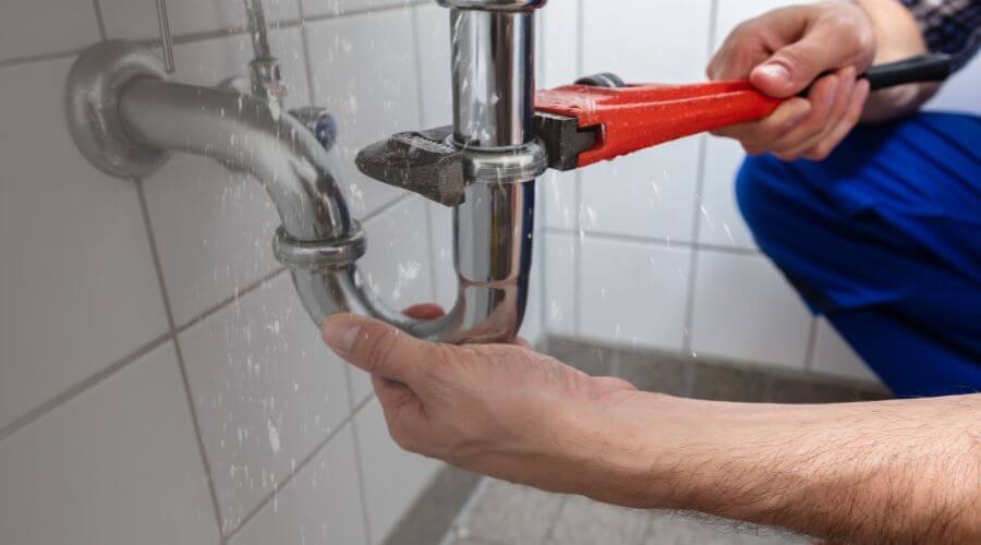 Expert burst pipe repair services in Caryville, TN